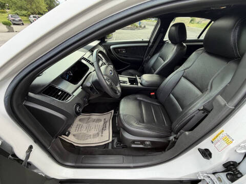 2017 Ford Taurus SEL
