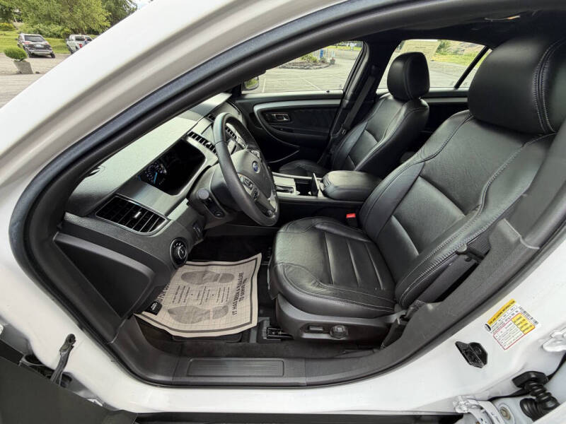 2017 Ford Taurus SEL