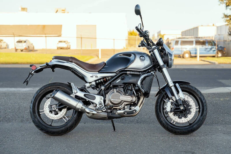 2023 QJMotor SRV550