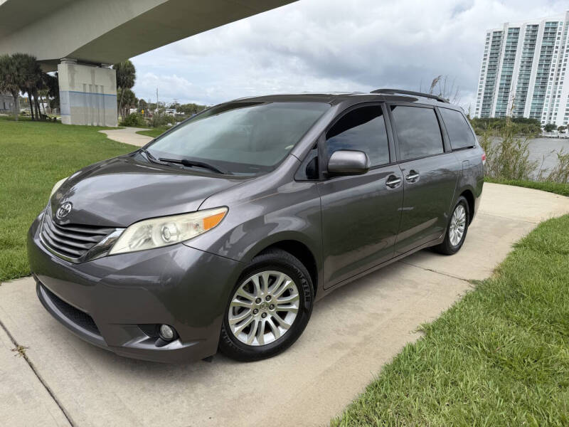 2011 Toyota Sienna XLE 8-Passenger