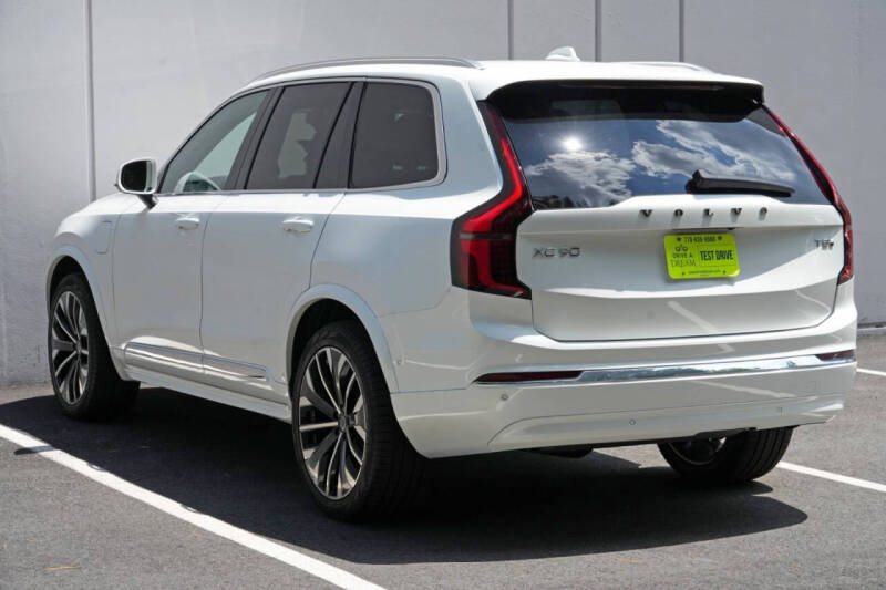 2026 Volvo XC90 T8 Plus 7P