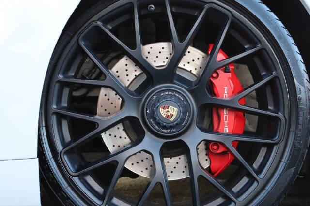 2015 Porsche 911 Carrera GTS