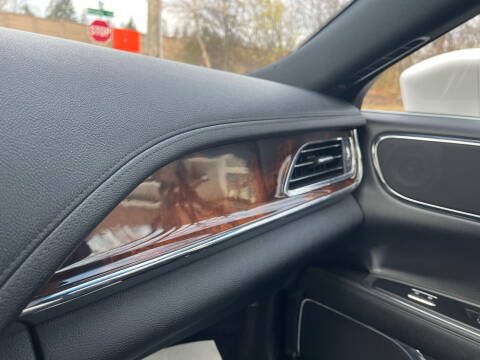 2017 Lincoln Continental Select