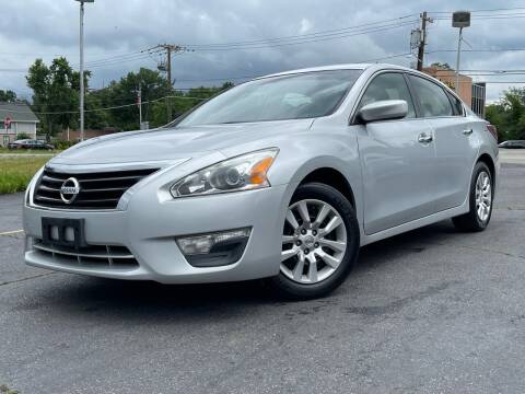 2013 Nissan Altima for sale at MAGIC AUTO SALES in Little Ferry NJ