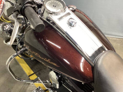 2011 Harley-Davidson® FLHR - Road King®