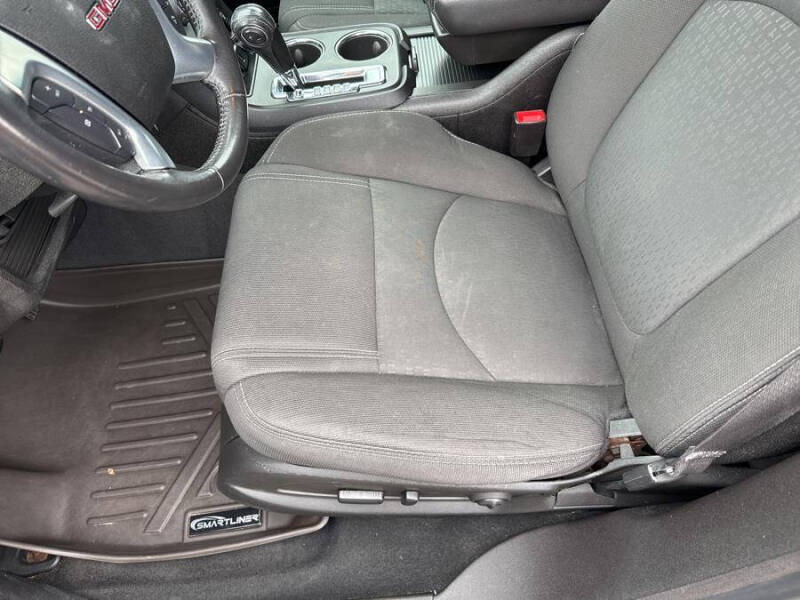 2016 GMC Acadia SLE-2