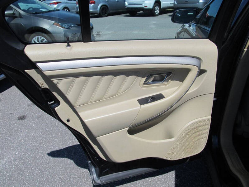 2015 Ford Taurus