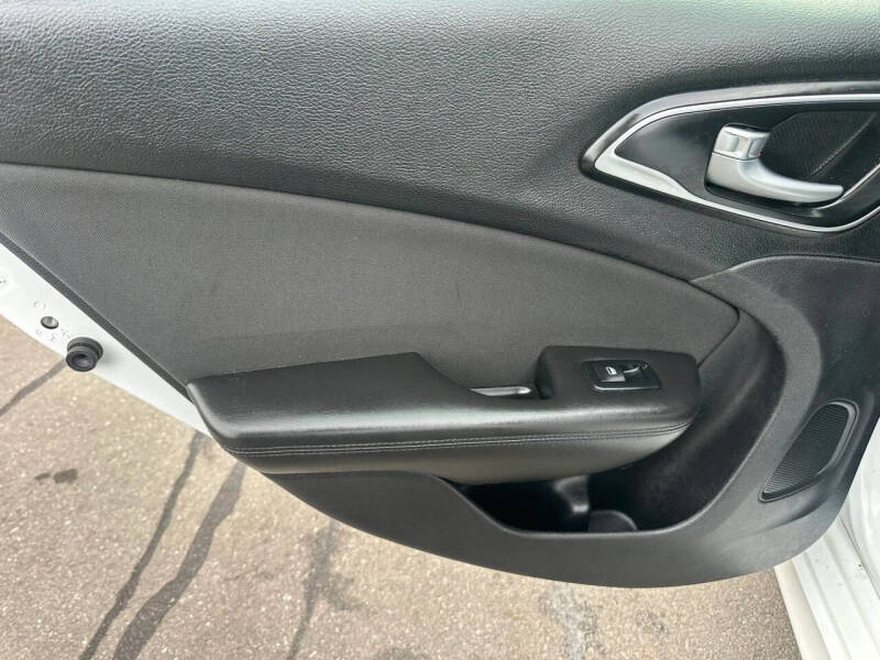 2016 Chrysler 200