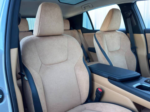 2023 Lexus RZ 450e Luxury