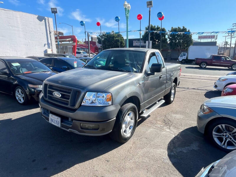 2004 Ford F-150 XLT photo 2