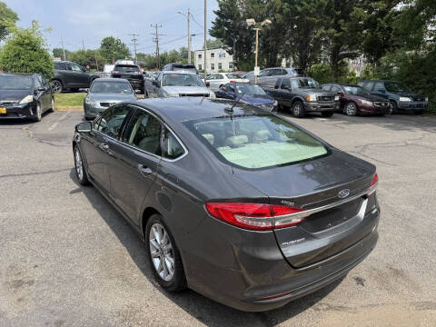 2017 Ford Fusion SE