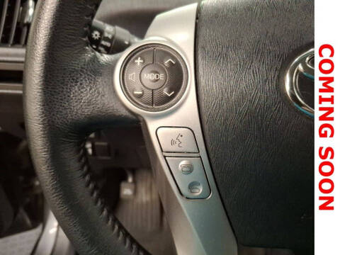 2017 Toyota Prius v Five