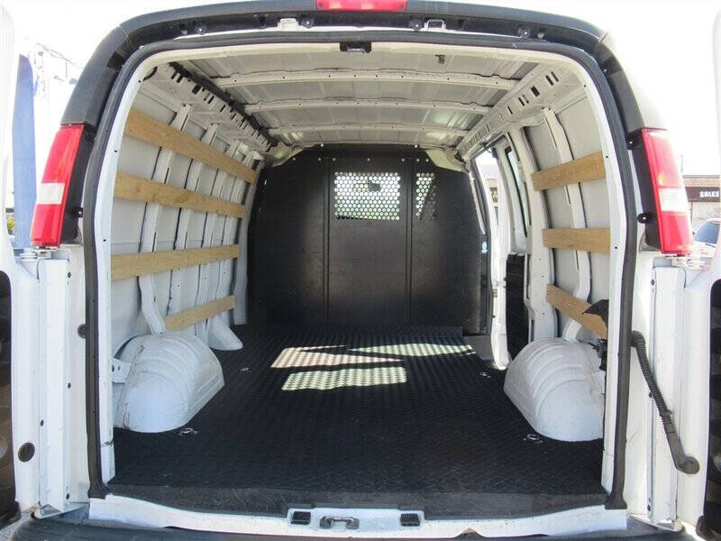 2022 GMC Savana 2500