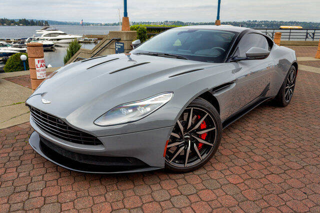 2018 Aston Martin DB11 14
