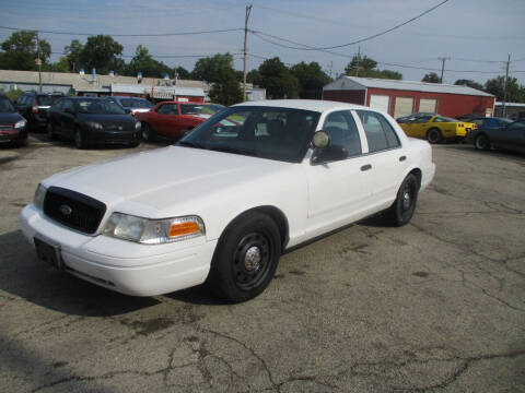 2008 Ford Crown Victoria for sale at RJ Motors in Plano IL