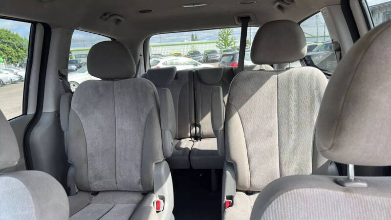 2014 Kia Sedona LX
