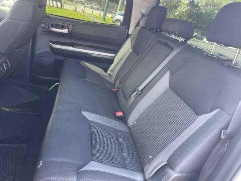 2015 Toyota Tundra SR5