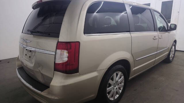 2014 Chrysler Town and Country Touring