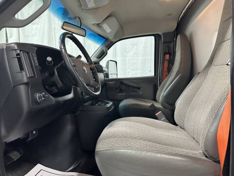 2022 Chevrolet Express 3500