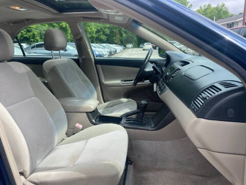 2005 Toyota Camry LE