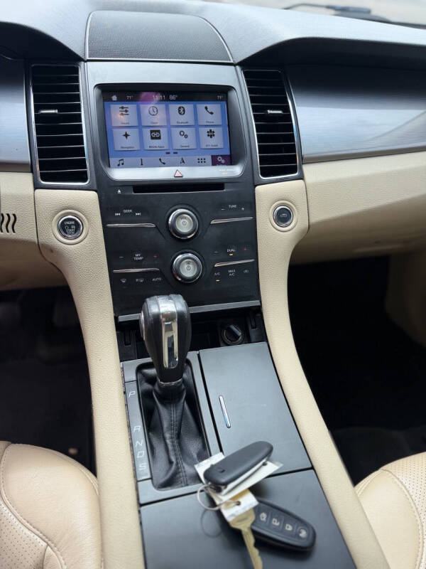 2016 Ford Taurus SEL