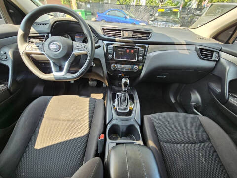 2020 Nissan Rogue Sport SL