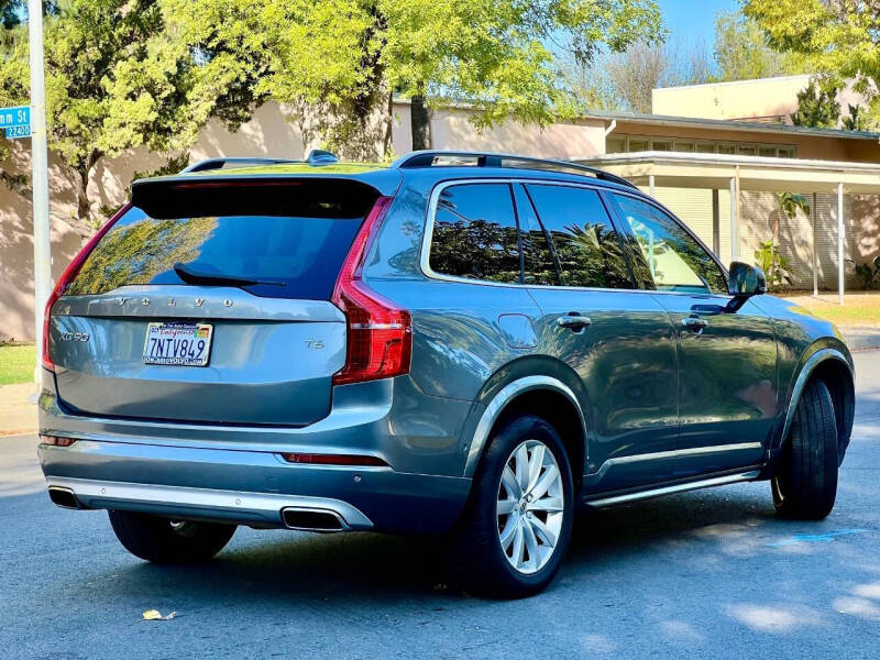 2016 Volvo XC90 T6 Momentum
