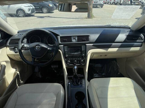 2017 Volkswagen Passat 1.8T R-Line