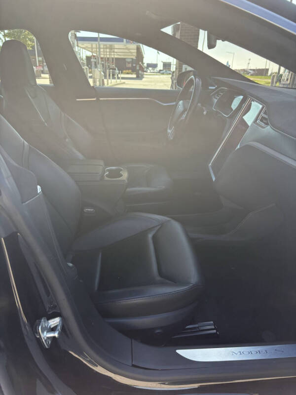 2016 Tesla Model S 90D