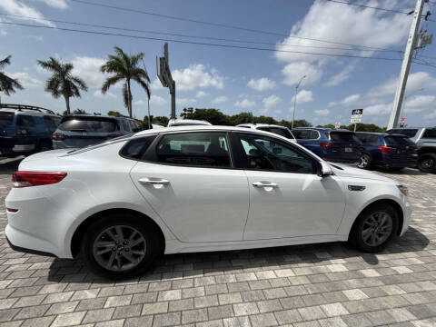 2020 Kia Optima LX