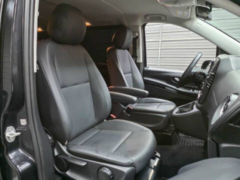 2023 Mercedes-Benz Metris Passenger