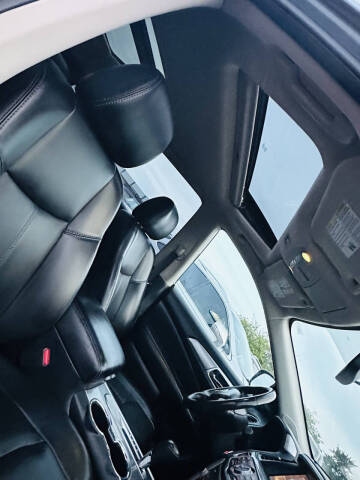 2017 Nissan Pathfinder SL