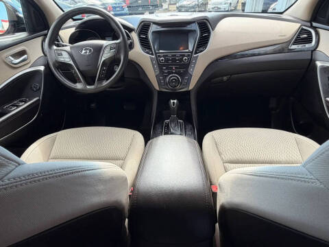 2017 Hyundai Santa Fe SE