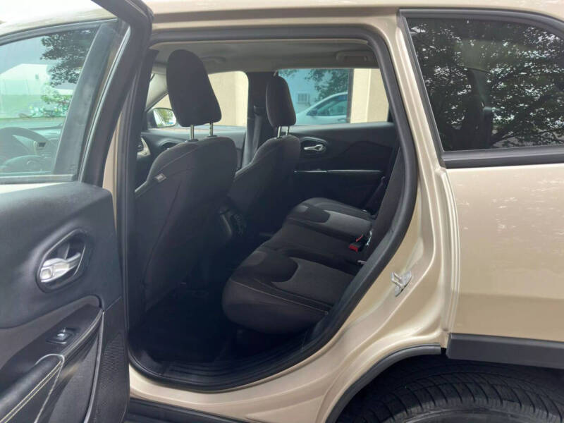 2014 Jeep Cherokee Sport