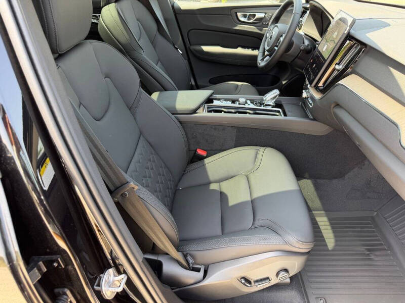 2026 Volvo XC60 T8 Plus