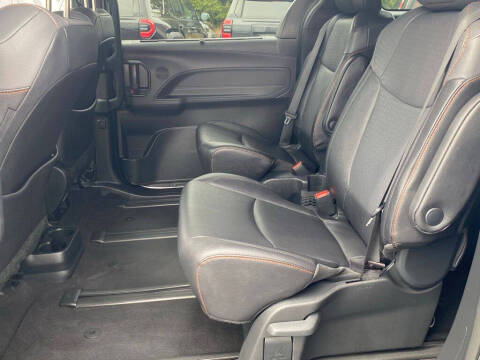 2024 Toyota Sienna XSE 7-Passenger