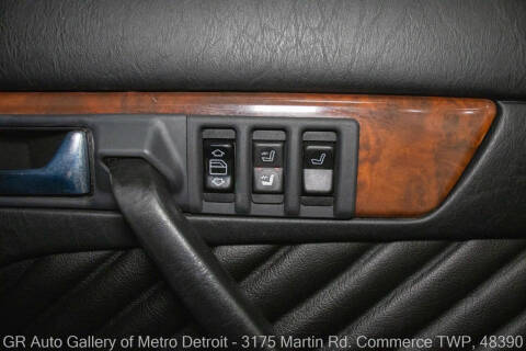 1989 Mercedes-Benz 560-Class 560 SEL