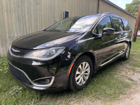 2017 Chrysler Pacifica Touring-L
