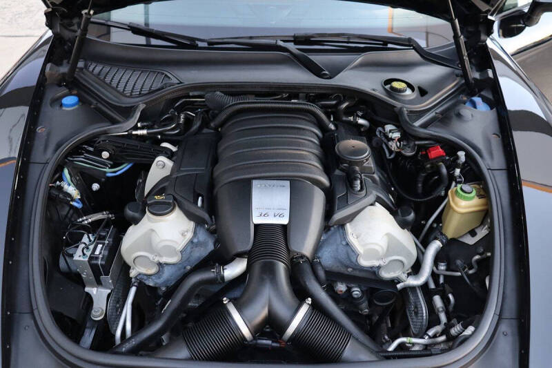 2016 Porsche Panamera Edition