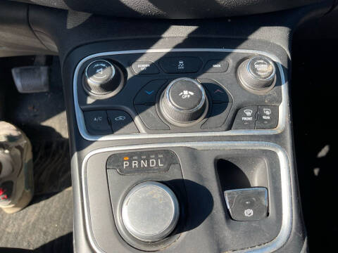 2016 Chrysler 200 LX