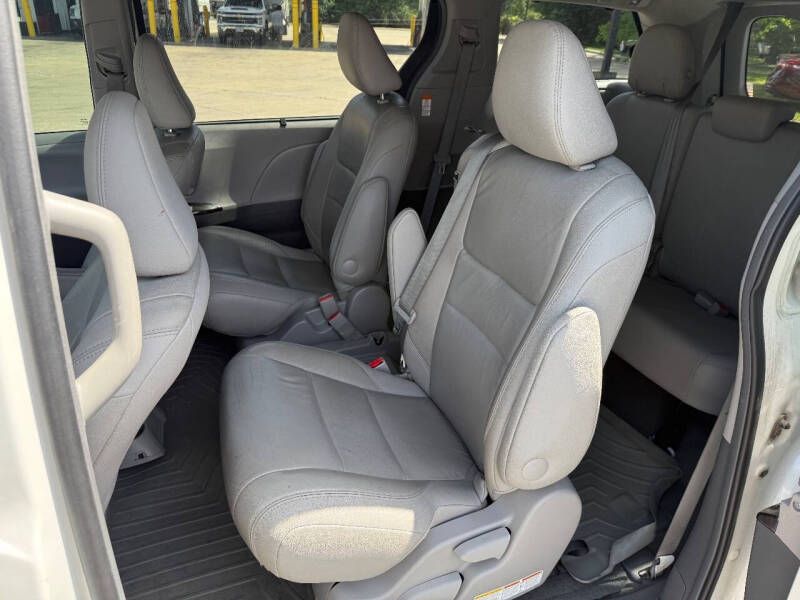 2015 Toyota Sienna XLE 8-Passenger
