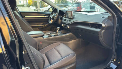 2022 Nissan Altima 2.5 SV