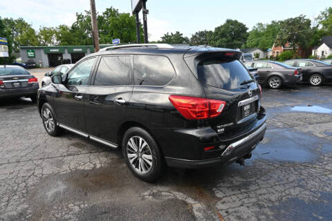 2017 Nissan Pathfinder SV