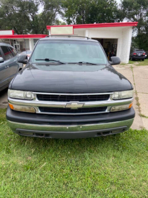 2002 Chevrolet Tahoe for sale at M & M Motors in Des Moines, IA