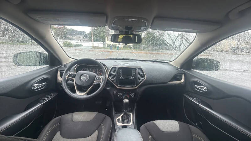 2014 Jeep Cherokee Sport