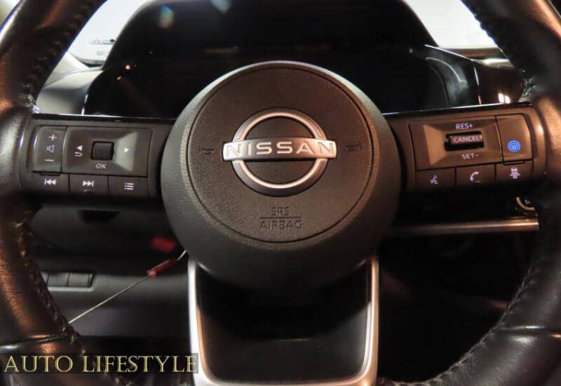 2022 Nissan Pathfinder SV