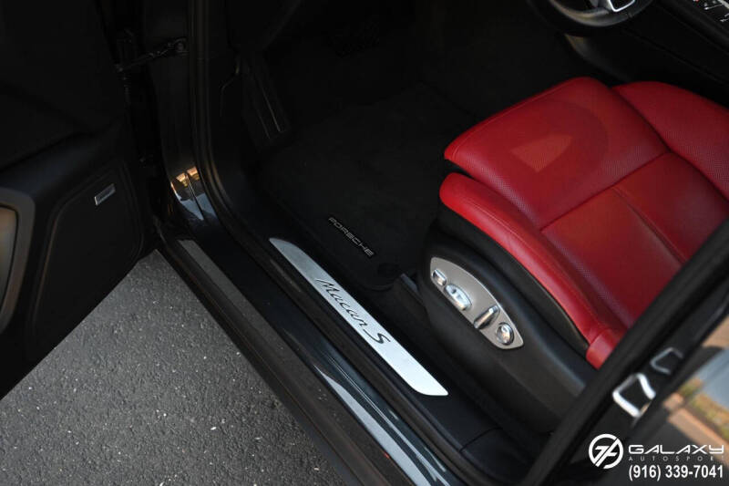 2018 Porsche Macan S