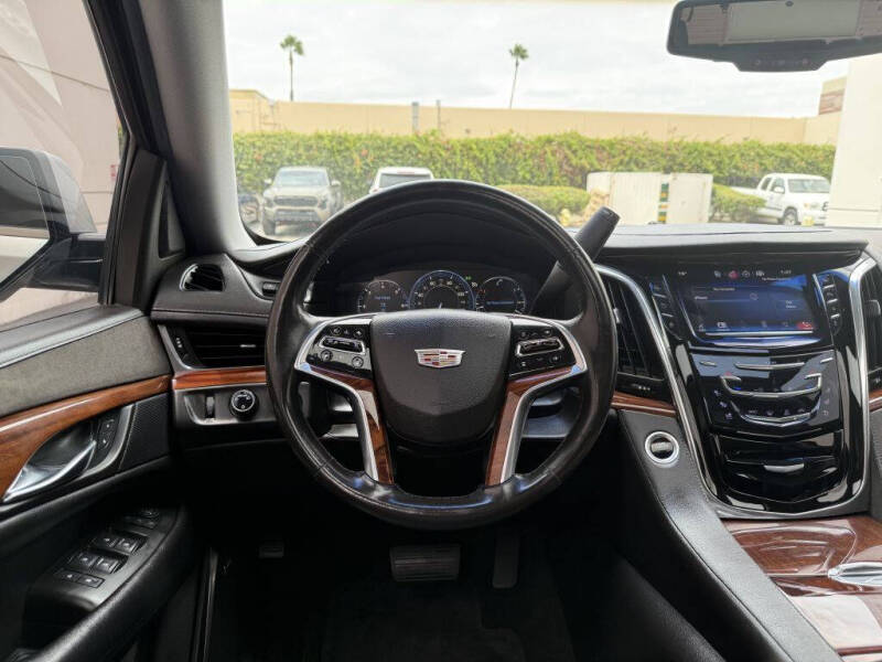 2015 Cadillac Escalade Luxury