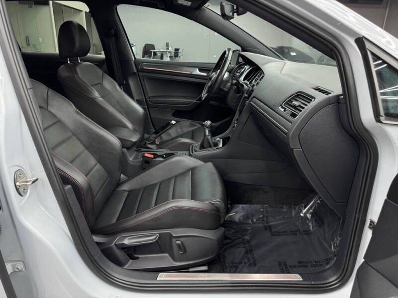 2020 Volkswagen Golf GTI SE