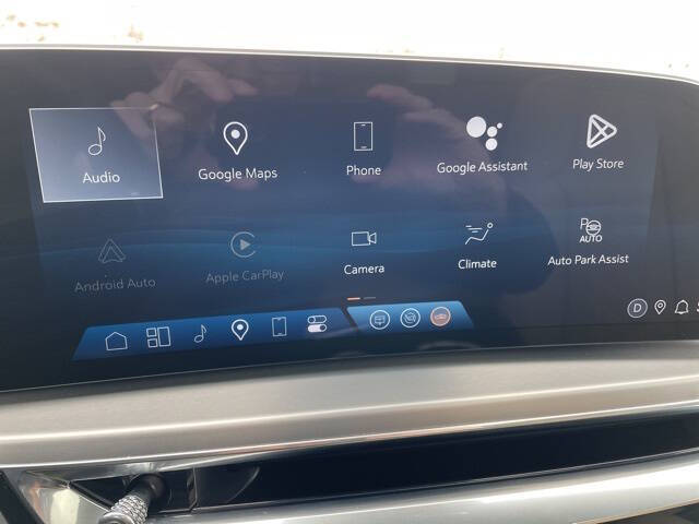 2024 Cadillac LYRIQ Luxury 3